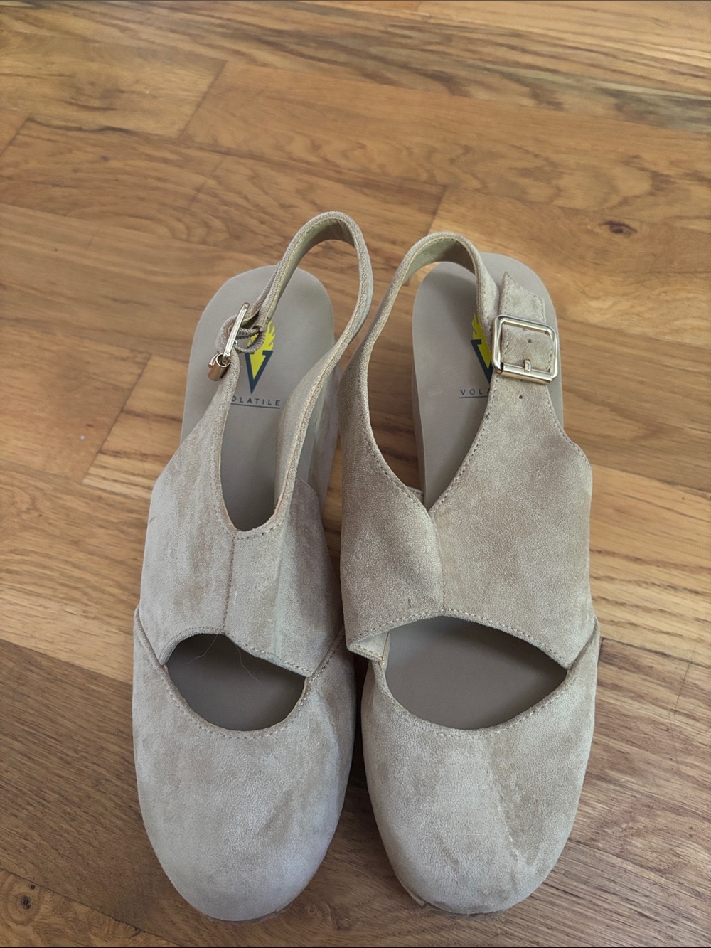 Volatile Womens Size 9 Aurora Wedge Sandals Taupe Beige Suede Peep Toe